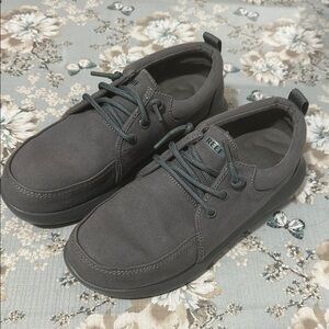 Reef Gray canvas shoes
